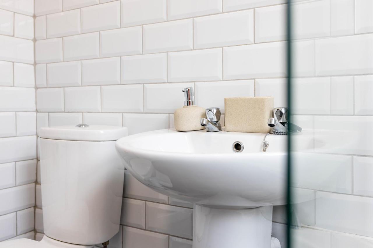 Toft House - Air Host & - Free Parking Holiday home Liverpool